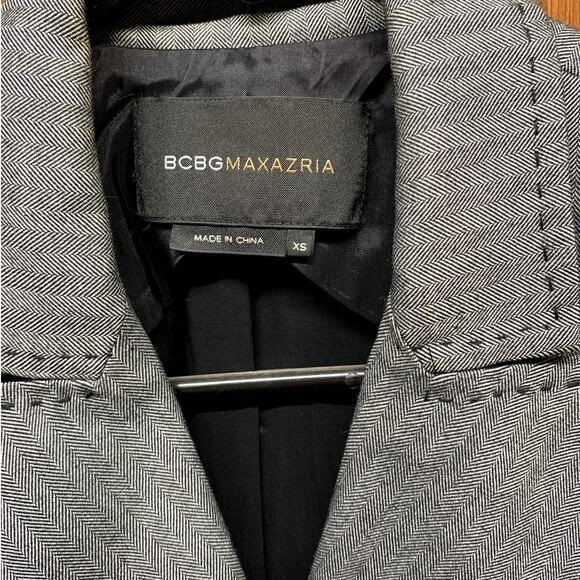 BCBG Maxazria Sleeveless Suit Jacket - Picture 3 of 5